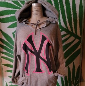 PINK Yankees comfy af hoodie